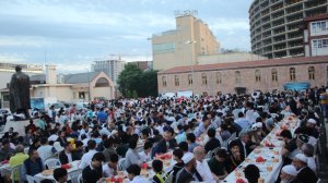 ئىستانبۇلدا ياشاۋاتقان شەرقىي تۈركىستان خەلقى چوڭ تىپتىكى  ئىپتار پائالىيىتى ئۆتكۈزدى